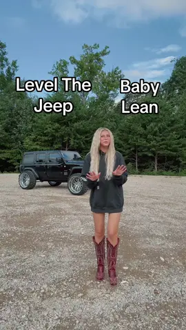 Squat or level? #jeepgirl #jeeptok #trucktok #truckgirl #audiogirl 