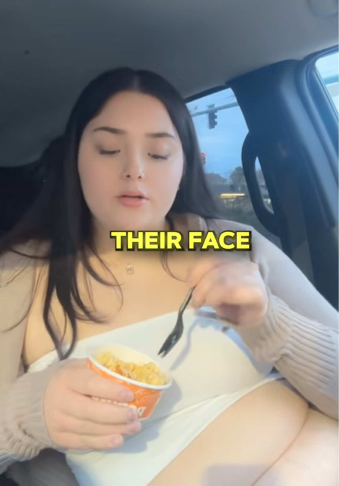 How to get a slim face even while being plus sized ✨ #GlowUp #SelfImprovement #bloatedface #glowuptips 
