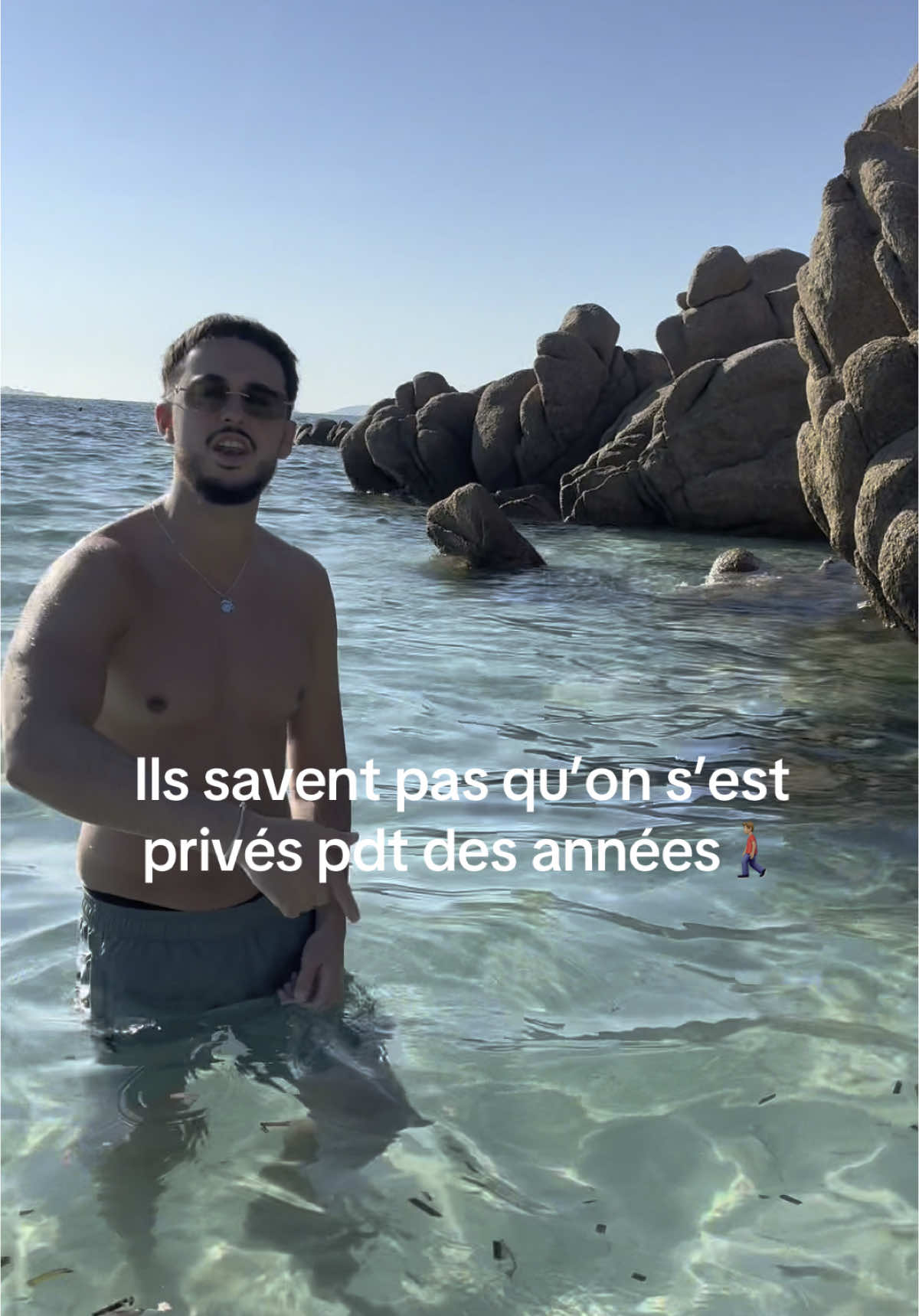 On va prolonger l’été la famille 🔥☀️ #rapfr #pourtoii #portugal🇵🇹 #viralmusic 