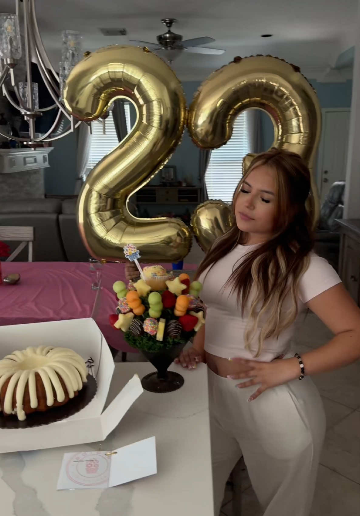 Ahh yass i can finally use this song 😍🥳 #birthdaygirl 