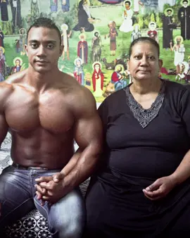 Denis Dailleux’s 2014 series Egypt, Mother and Son explores the relationship between Egyptian bodybuilders and their mothers. The photographs highlight an unspoken strength, intimacy, and love that surpasses physical appearance.