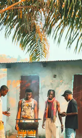 TIA HIBOUX KOUNA 🦉 Et si ce vide à la fin n’était pas un hasard ?  Cc: @Ninho  Rendez-vous ce 29 AOÛT SUR TOUTES LES PLATEFORMES  @MOSAKOLI MBUMAA 🌀 @Van Le Mbongui @ʙᴏᴜᴄʜᴇ👄ᴀᴜᴛᴏʀɪsᴇ́ᴇ  #LMDM #projet #ep #etçaplanetrop🦉 