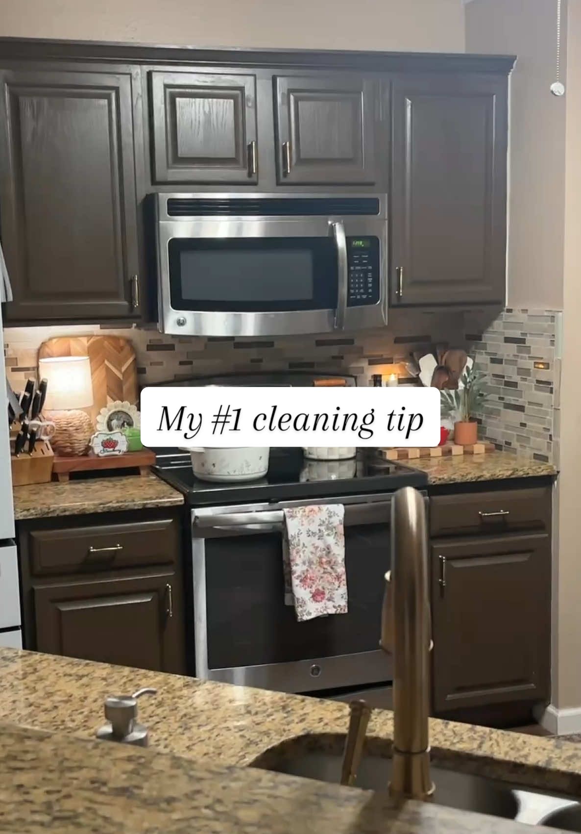 Shine your sink before bed. #cleaning #CleanTok #cleaningroutine #cleaningtips #cleaningtipsandtricks 