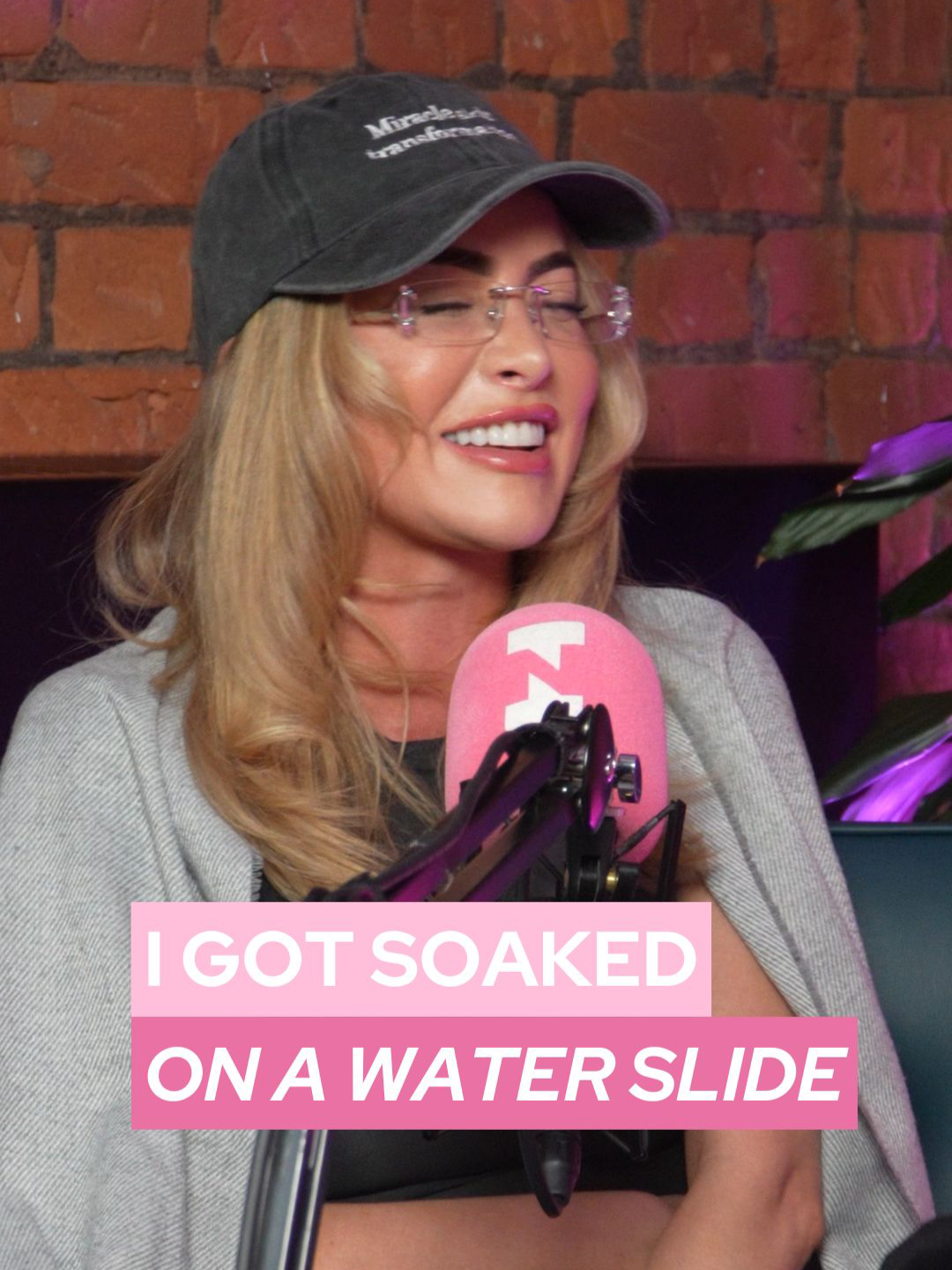 I was the only one that got soaked on the water slide 😩💦 Half-term antics in full force! On last week’s main episode, Lauren shared her trip to Gulliver’s World with the kids and the water slide saga had us in stitches 😂 Listen to the full episode by searching ‘Nip Tuck’ wherever you get your podcasts 🎙