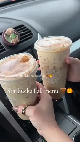 Ya fueron por su cafecito a Starbucks? 🧡🎃🤎🍂🍁            #starbucks #starbucksfalldrinks #fallmenustarbucks #pumpkincreamchai #pumpkinseason #coffeetiktok #coffee #CapCut 