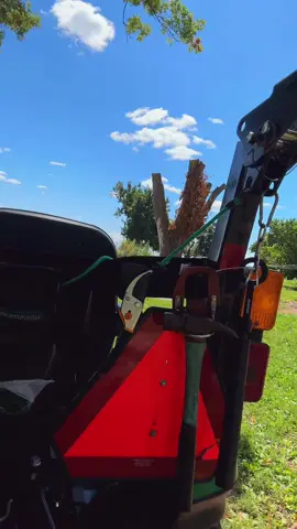 Anything magnetic is my go to!#magnetictoolholder #magnetic #seese #tiktokshop #toolholder #tractor #diyer #toolessentials 