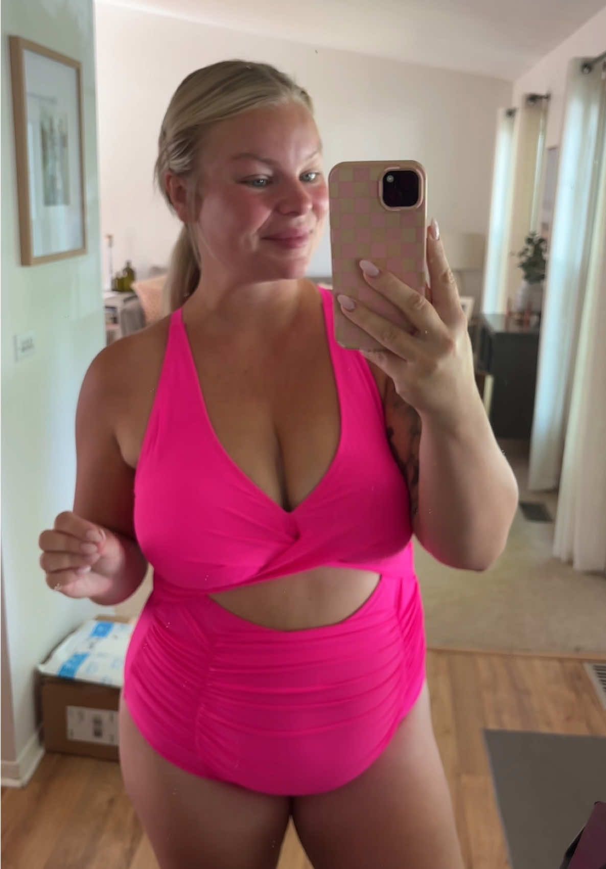 Being eight weeks postpartum I’ve never felt so confident in a swimsuit before 👏🏻🥹 it fits right in all the right places I’ve been trying for weeks to find a swimsuit that I loved on myself and this one is perfect! #postpartum#postpartumbody#swimsuit#mom 