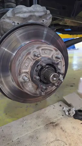 Toyota install new front brake rotor and pads #automotive #mechanic #DIY 