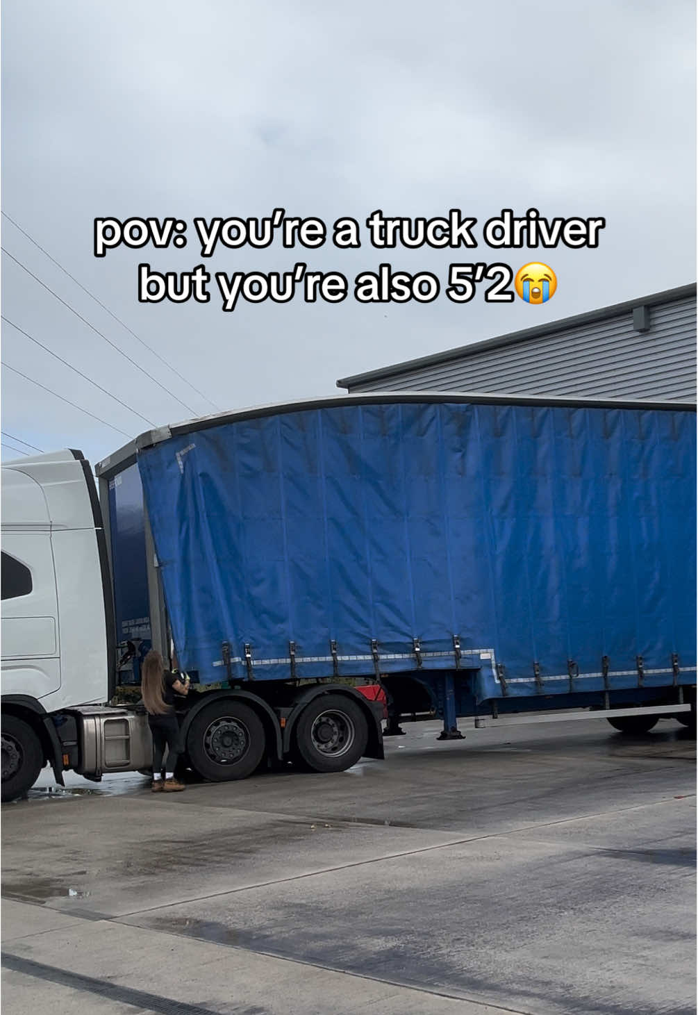 it’s not an easy life being a short arse fr😭 #fyp #trucker #class1 #hgv #class1driver 