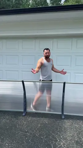 En casa nos estábamos mojando cada vez que llovía y abríamos la puerta. Este toldo de policarbonato fue la solución perfecta: elegante, resistente y fácil de instalar. Protege del sol, la lluvia y hasta la nieve. Ahora mi porch no solo se ve mejor, también está protegido todo el año. #WeatherShieldPro #PorchUpgrade #RainBlocker #stylishshelter #tonypicapica @Tony Pica Pica 