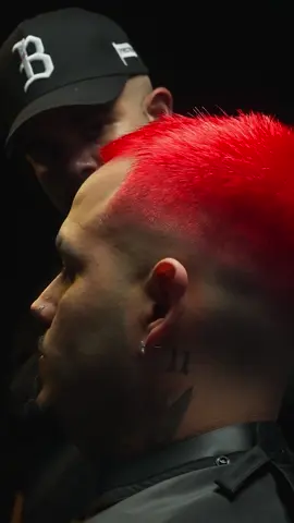 Color Fusion: Electric Red x Clear 🔴⚪ PapiBlendzz elevates hair color to a new level by combining Electric Red with Clear from the Kray Intro Kit. Watch as vibrant shades blend seamlessly, creating a bold, eye-catching look that demands attention. Perfect for those ready to stand out and own their style. Stay Fresh, Stay L3VEL3