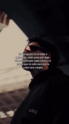 Mi monstruo favorito soy yo, porque por más que lloré toda una noche, sé que al día siguiente estaré inventando cualquier tontería para hacer reír a las personas que me rodean.