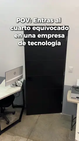 Pov: Entras al cuarto equivocado en una empresa de tecnología 💻👾 #tecnologia #programacion #coding 