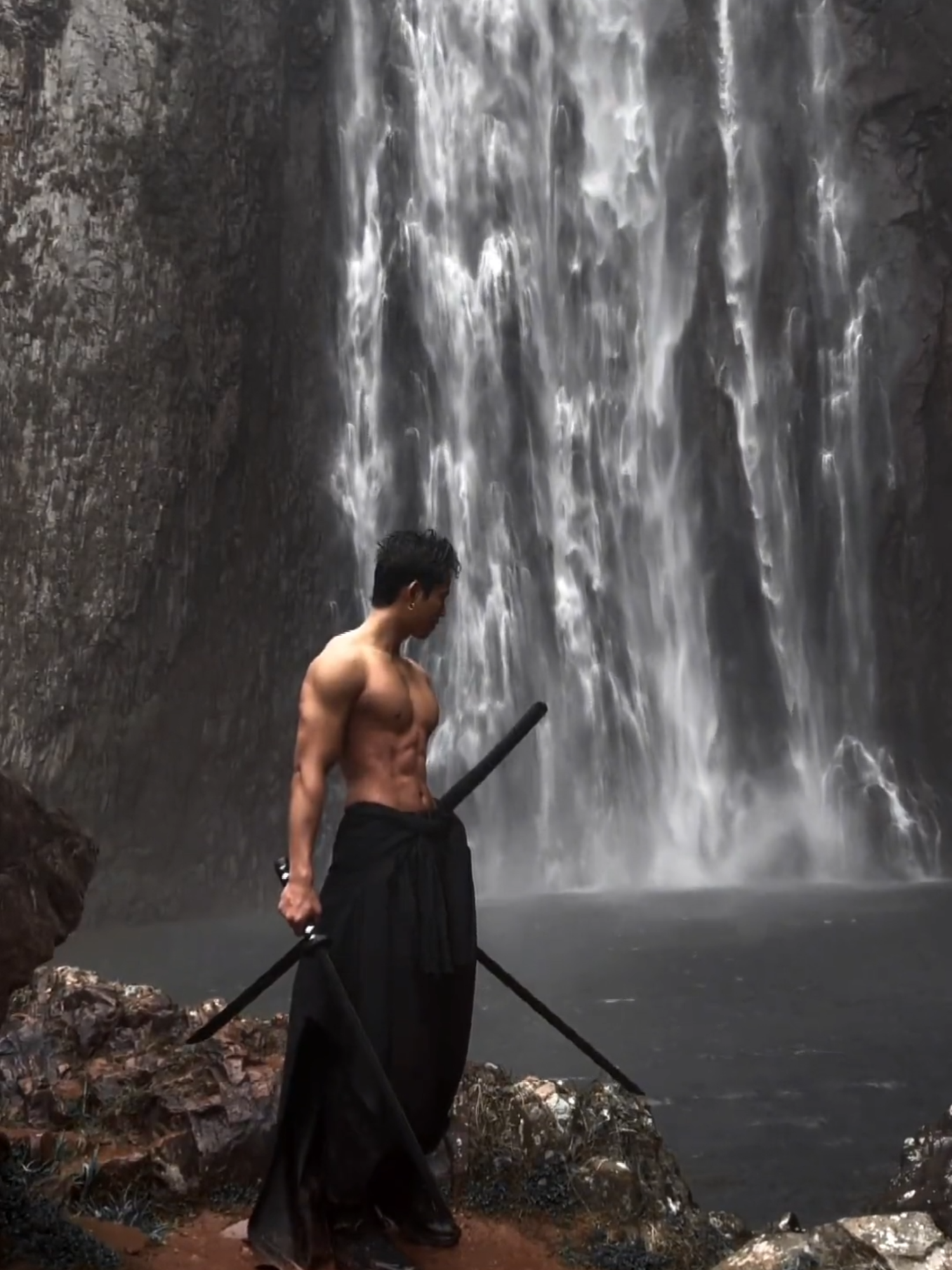 Let's talk about the Yangxin Palace first, then we'll worship the waterfall and soak in it.#Cosplay #32 #UK