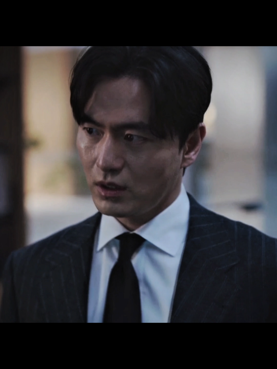 How did his ex manage to leave this man?  [scp: xkdramapacks]  #esquire #leejinwook #kdramaedit #beyondthebar #fypage 