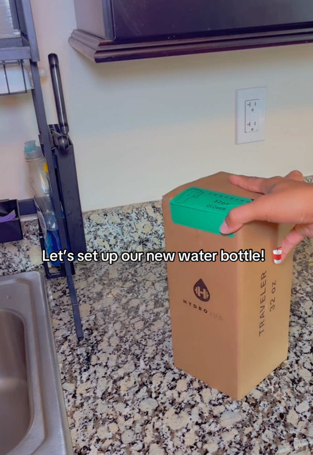 Oh annnnnnd it’s leak-proof! Results are at the end. #momapproved #musthaves #tiktokshop #tiktokshopfinds #tumbler 