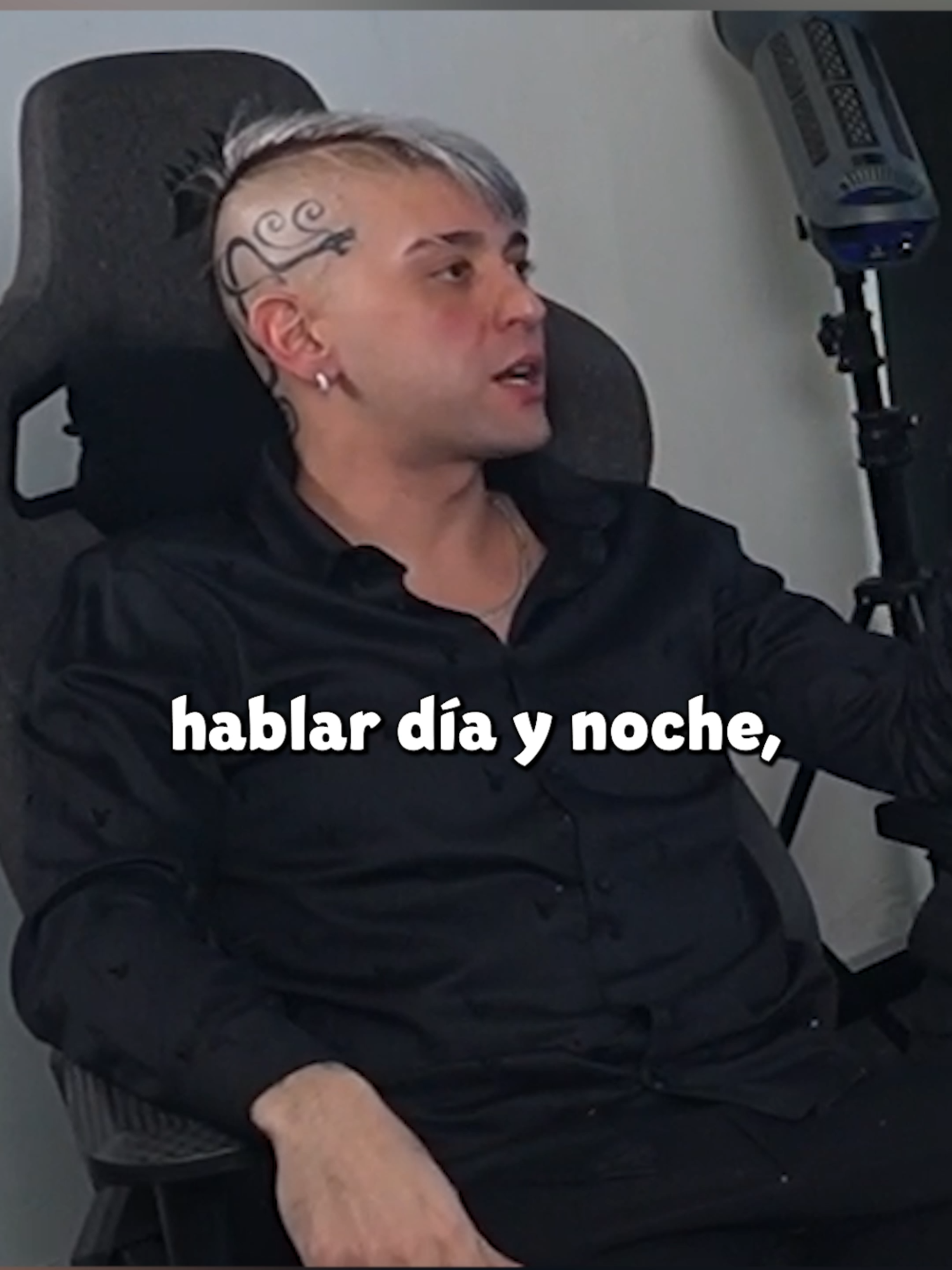 Dos ex que se llevan demasiado bien... ¿Y qué mejor regalo que un tr!0 inolvidable? 😏✨