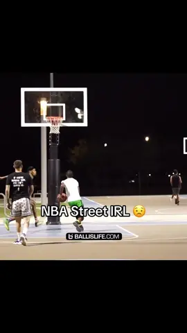 (via @Ballislife) #NBA #basketball #espnsocial 
