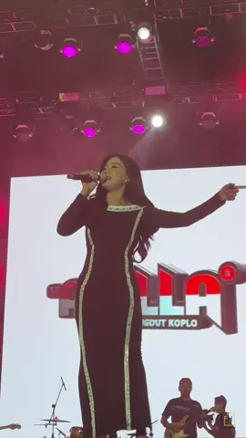 @cantika_nuswantoro Adella live kebumen Kebumen fest 2025 📍alun alun kebumen  @💞Story Adella Girls 💞  #adella #cantikanuswantoro #adellamusic #amc #adellamusiccommunity 