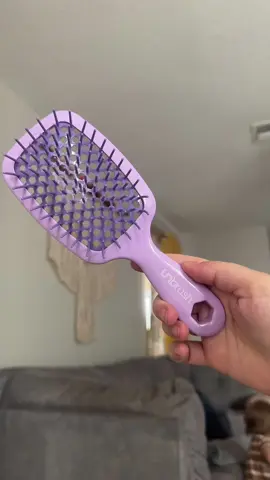 Nothing like a fresh new detangeling brush #unbrush #hairtok #hairbrush #hairbrushing #detanglingbrush 