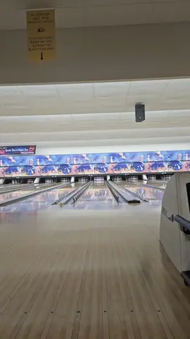 Cut loose, bowl loose 🎳🕺 Bowling shoes. The real dancing shoes of the '80s! #Bowling #Summerfun #footloose 