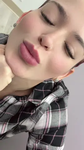 La terapia de toda mujer 😂 ir de compras visítanos 1020 e 25 st Hialeah 