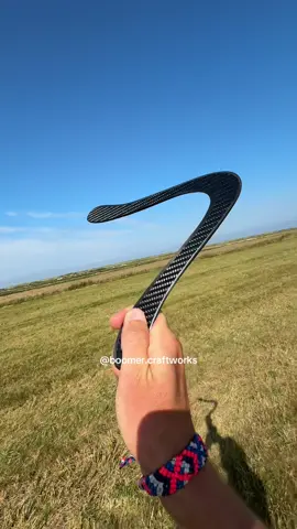 Firefly boomerang by @James Hoy in strong winds #boomerang #Bumerang #bumerangue #Бумеранг #boomercraftworks 