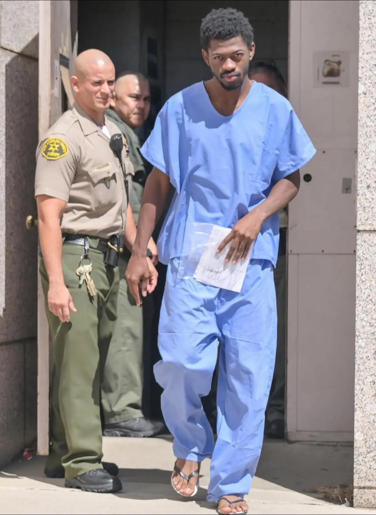 Lil nas x was seen leaving county jail on Monday afternoon after being released from jail📸#lilnasx#jail#sad#fyp#viral 