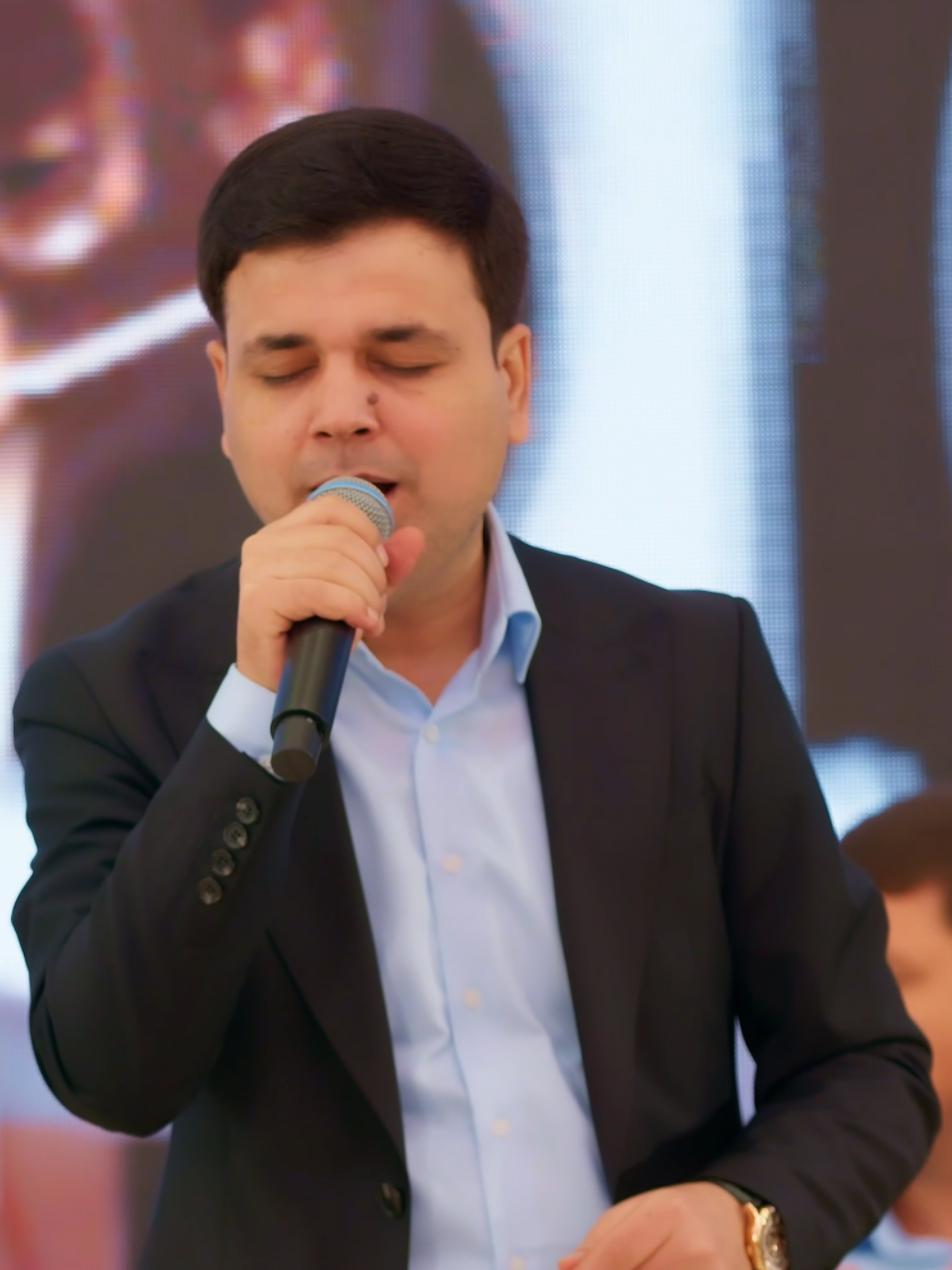 Hemra Rejepow Baharym Aýdym Dolusy Youtube Belli Prod kanalymyzda @hemrarejepow @Hemra Rejepow @Hemra Rejepow @belli_prod @Belli Production @Ak kepderi 