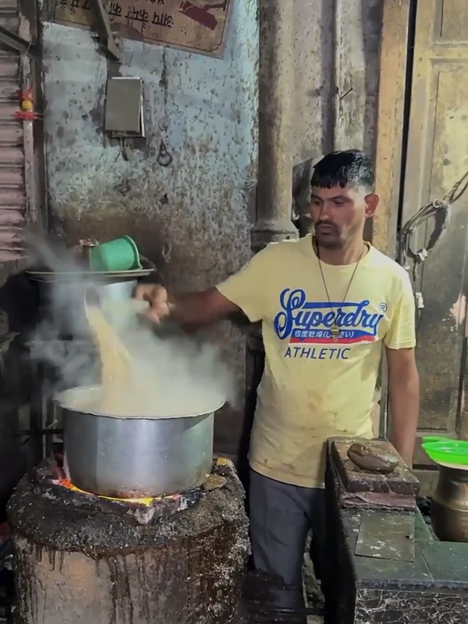 Nescafezes #rangobraboo #streetfood #indianfood #comidaindiana #memesbr