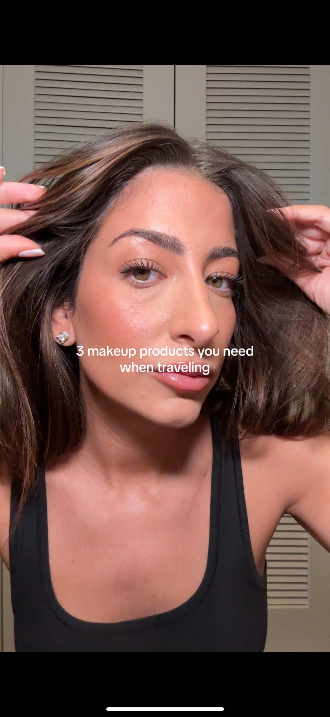 My top 3 favorite makeup products to bring with me when traveling 💄✈️🧳  #makeup #travel #makeupproducts 