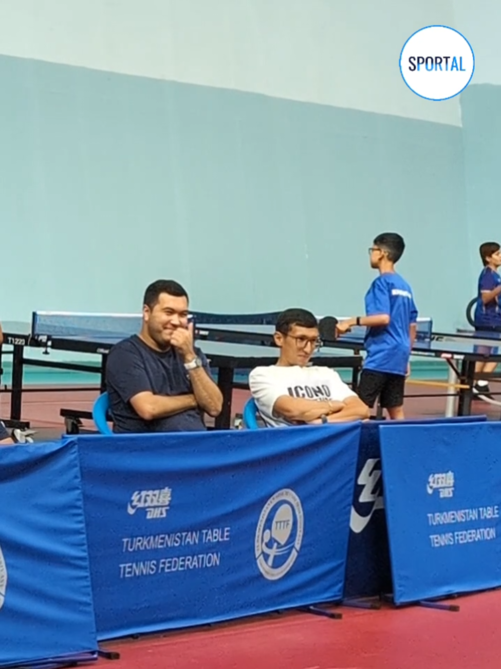 В настольном теннисе без эмоций никак 🏓🔥  Каждое очко — это борьба, адреналин и драйв. Здесь нет равнодушных: победы поднимают в небо, поражения заставляют работать ещё больше. Настольный теннис — игра сердца и характера! #turkmenistan #tabletennis #настольныйтеннис #stoltennis #ashgabat @Turkmenistan_ ttenis federatio 