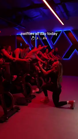 BIG DAY FOR MY CLOSE FRIEND TAYLOR🤣💍✨🧚🏻‍♀️ @Travis Kelce @Taylor Swift #swiftie #taylorswift #spinclass #swifties 