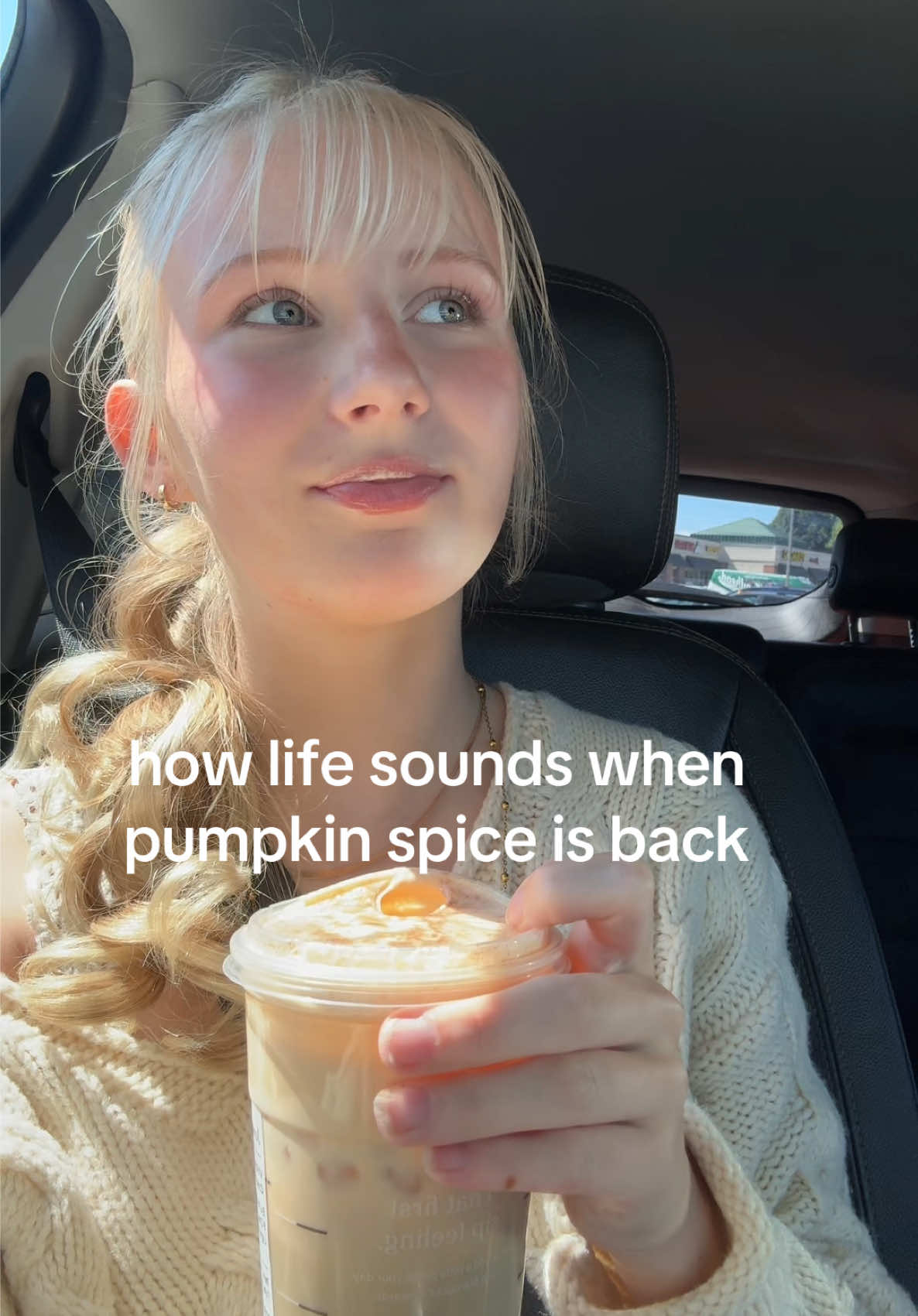 the fall menu is back at Starbies! life is good 😊🎃 #pumpkinspice #chailatte #starbucks #fallmenu #pumpkinseason 