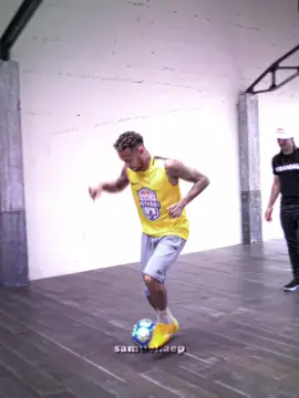Neymar & Mbappe VS Freestylers 🤯🔥 #neymar #mbappe #football #Soccer #viral 