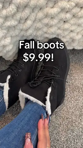 Fall boots – stylish, versatile, and perfect for pairing with jeans, dresses, or cozy autumn outfits. #fallboots #bootsfashion #autumnstyle #womensboots #trendyfootwear 