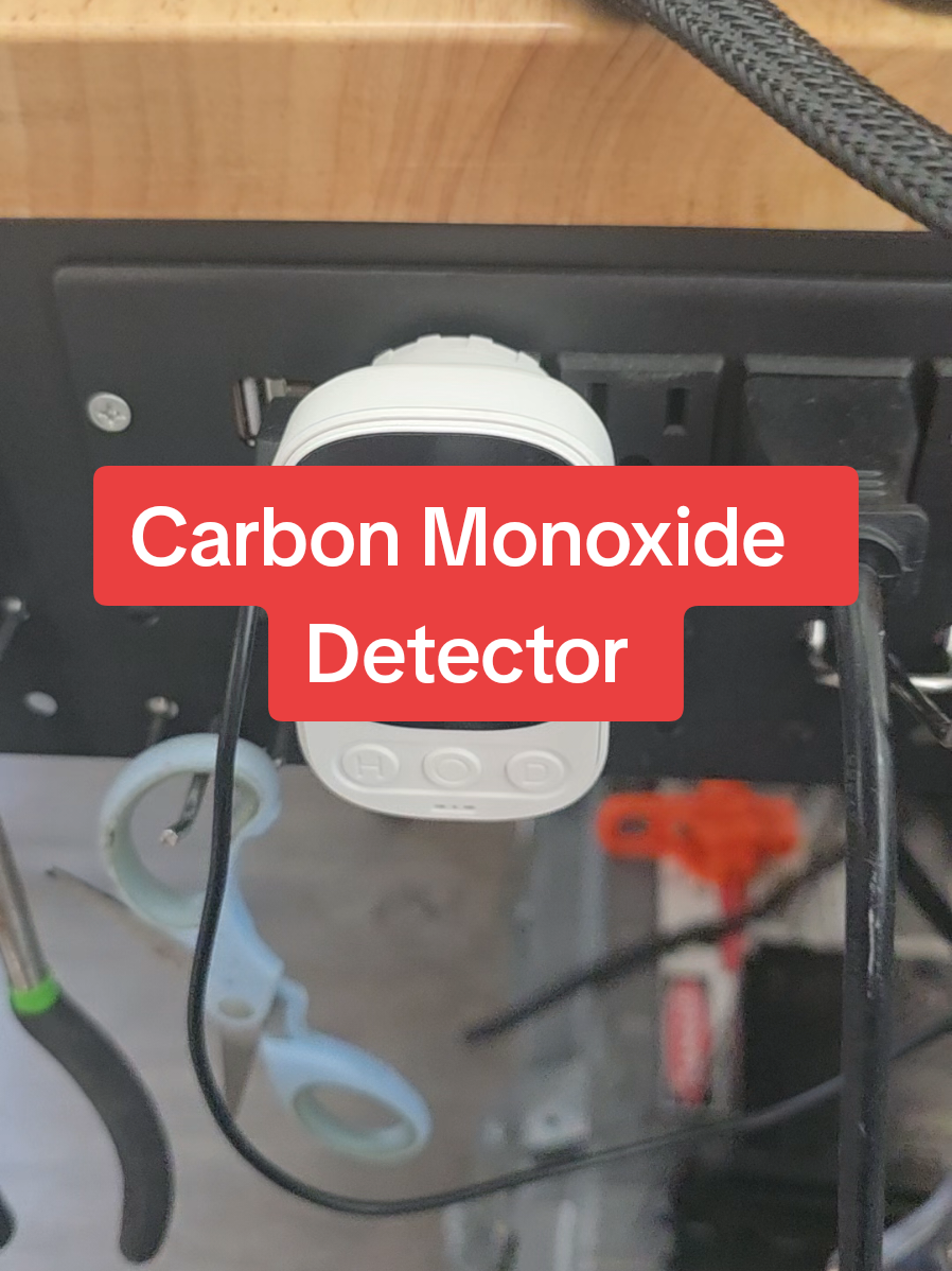 Stay protected and informed with this digital carbon monoxide detector. It gives real-time CO alerts while also showing temperature and humidity levels, keeping your home safe and comfortable every day. #HomeSafety #CarbonMonoxide #SmartLiving #SafetyFirst #HomeProtection