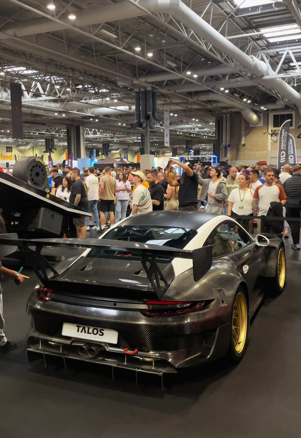 Why is bro touching the car ————————————————-#porsche #porsche911 #gt3rs #porschegt3rs 