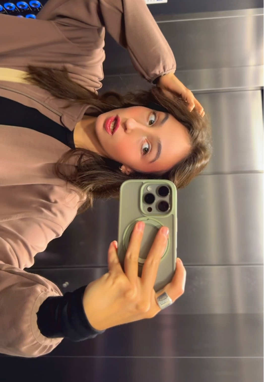 ну какие же роскошные румяна 🤭 #gap #outfit #blush #goviral #americaneagle