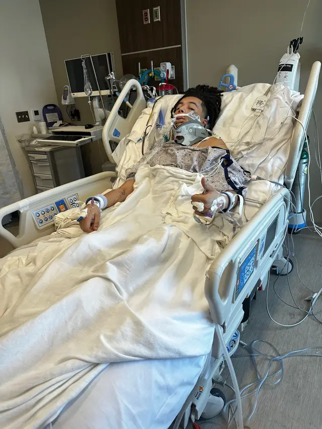 Lost my ribs, my spleen, and lost half a lung, i shouldn’t even be here right now, but thank the LORD i’m still alive. I’ll be back sooner than later yall. But please support me during this difficult time ❤️ i love yall #fy #fyp #viral