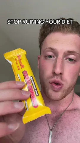 These protein bars LITERALLY taste like a candy bar… can’t even tell there is any protein in them 😭 #barebellsproteinbar #proteinbar #proteinsnack #barebellsusa 