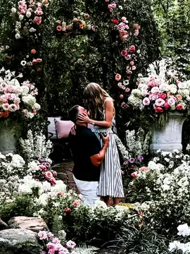 Romeo finally pulled out a ring and said marry me Juliet. 😩 Imagine this song at their wedding. #taylorswift #traviskelce 