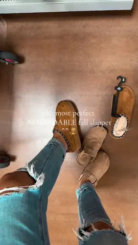 I believe I’ll go back for the black pair😍 the links are in my LTK in my b i o🔗🖤⚡️ #walmartfinds #fallfashion #walmarthaul #cozyvibes #uggs 