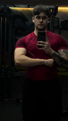 🦸🏻‍♂️🦸🏻‍♂️ . . . . . #superman #youngla #gym #motivation #viralvideos #backday 