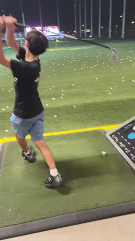 Lmk with golfing lessons 💯 #fyp #trendingvideo #golf #topgolf 
