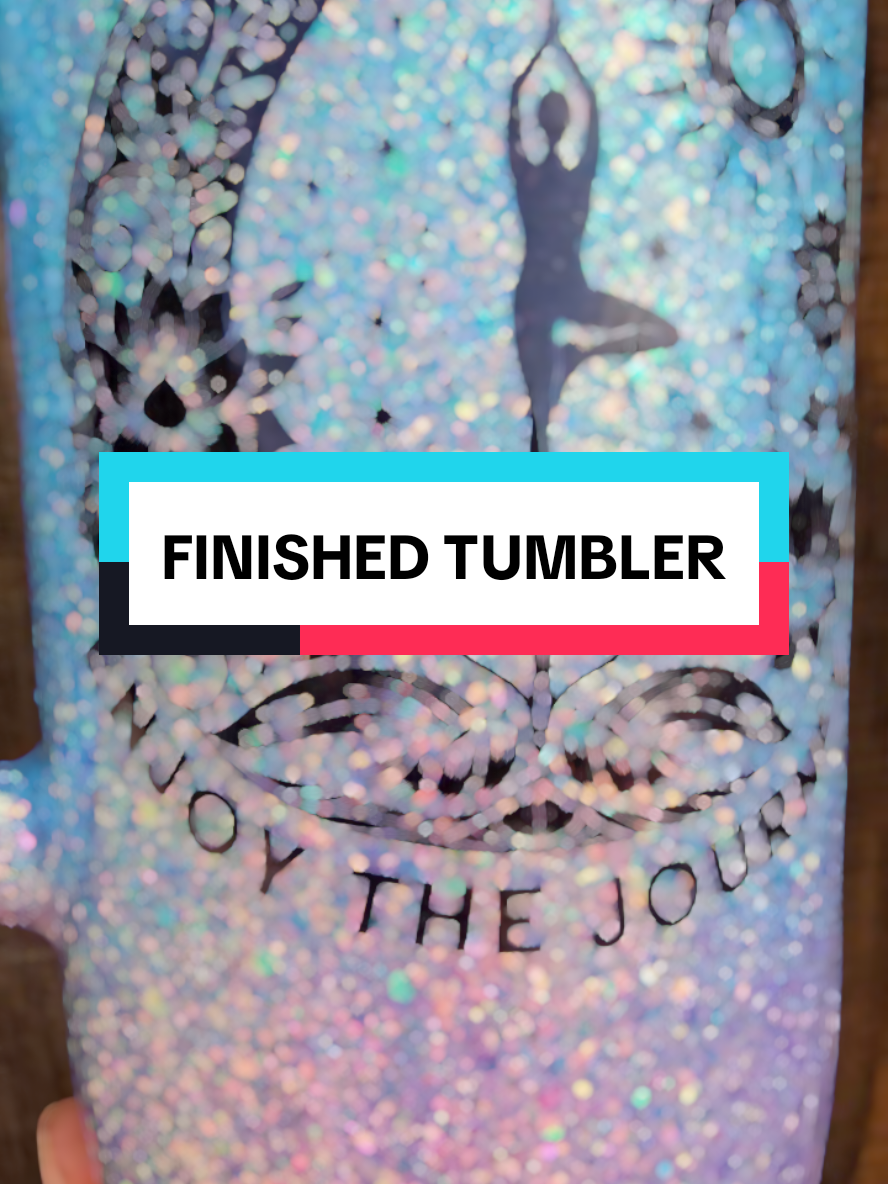 absolutely in love with how this turned out ✨️ #glittertumblers #epoxy #pdbcreativestudio #tumblermaker 