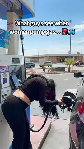 WHAT GUYS SEE WHEN WOMEN PUMP GAS VS WHATS ACTUALLY HAPPENING 😂😂😂 #funny #fyp #relatable #trending #car #meme #trending 