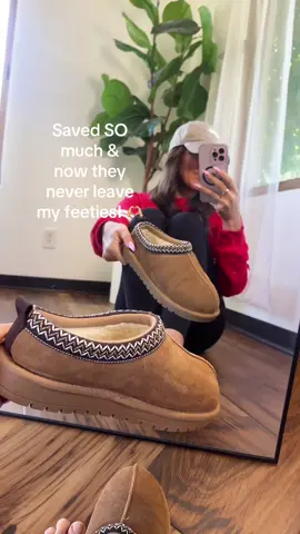 The Fall Slippers you don’t want to miss out on…they are always sold out by the time September is over!  Need them in every color, true to size!  #fallslippers #waterproofshoes #lookforless #styleinspo #fallfashion 