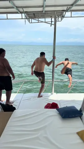 Maybe not…. #puertovallarta #fortheboys #chicaloccatours #islasmarietas #jet2holidays 