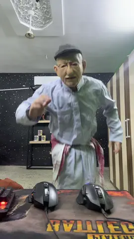 كنت ماشي عشرين🤣🤣#شعب_الصيني_ماله_حل😂😂 